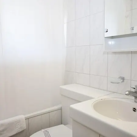Smart In The Center - Crown 46 Apartment